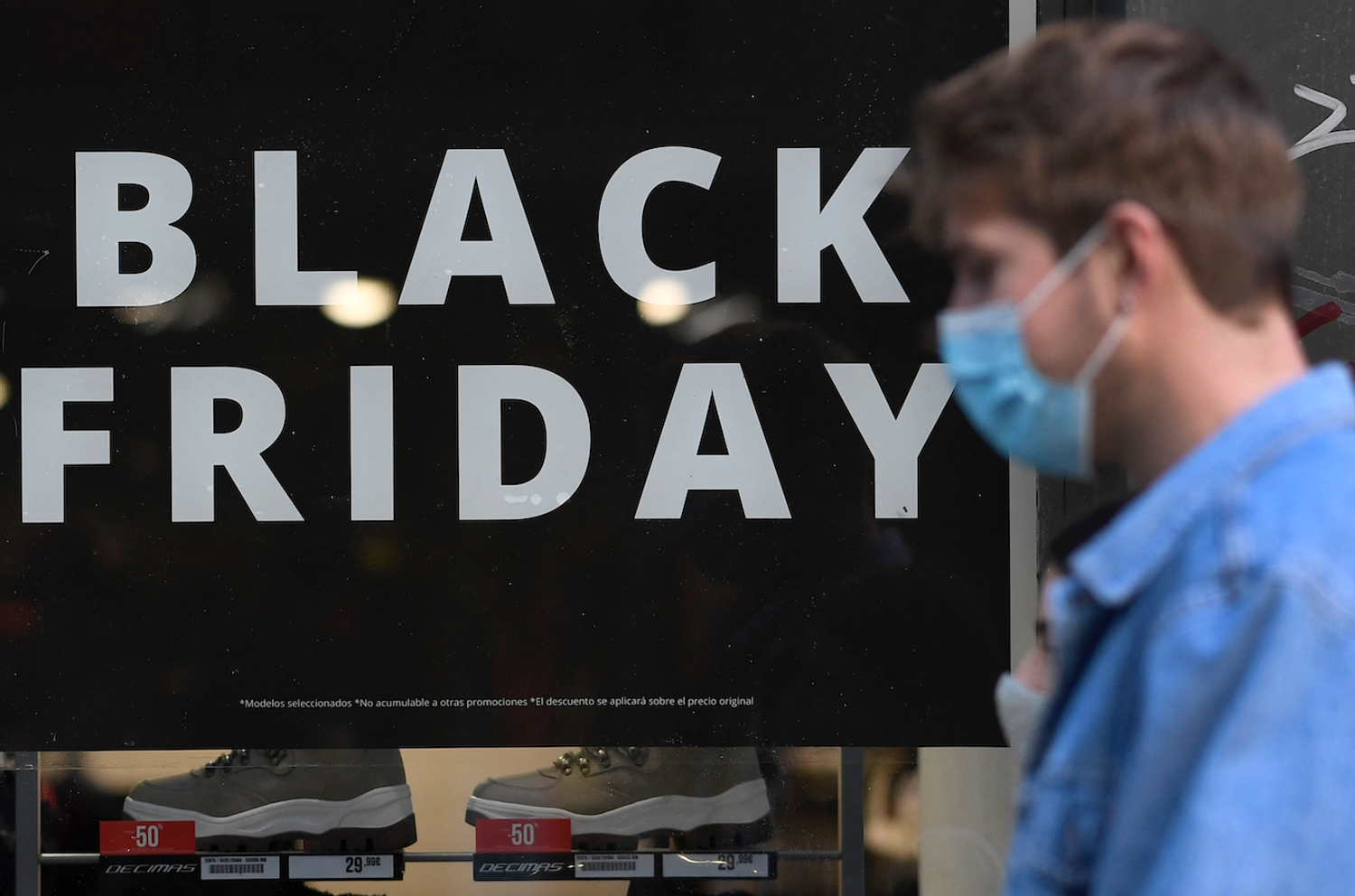 De nombreux commerces proposent des réductions à l'occasion du Black Friday.